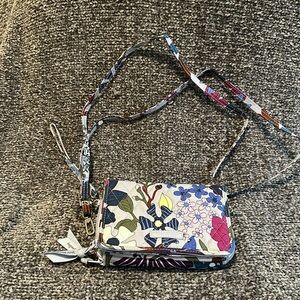 Barely used Vera Bradley RFID all in one wristlet and crossbody